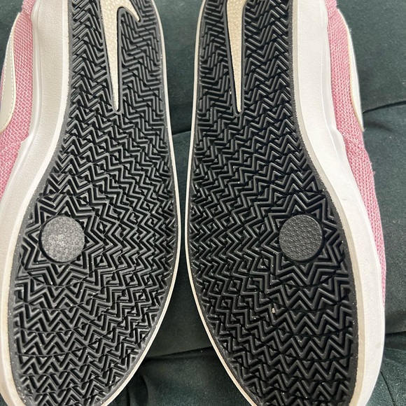 NikeSB Women Pink Sneakers - Picture 3 of 6